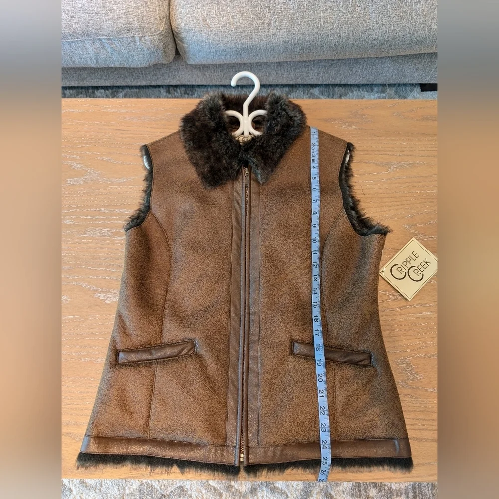 Cripple Creek faux fur vest - Picture 7 of 7